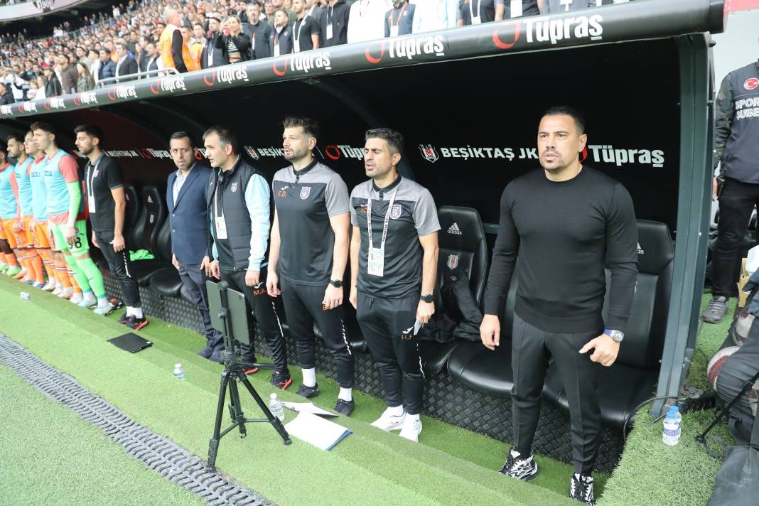 Beşiktaş Başakşehir maçı tribünlerinden muazzam kareler 20